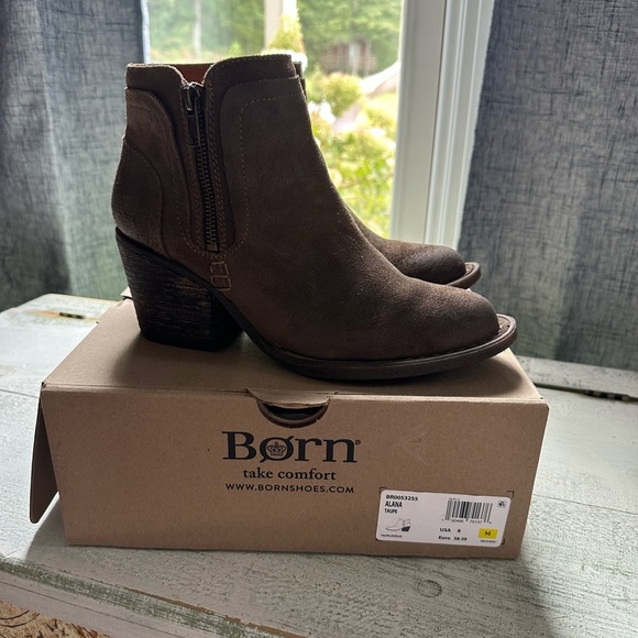 Born Alana Heeled Bootie Brown (Women's) - Picture 1 of 9
